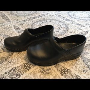 Women’s Dansko clogs